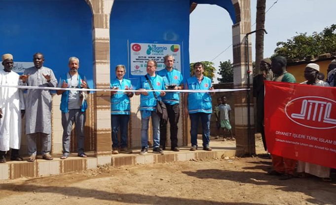 DİTİB, 2 ülkede 12 su kuyusu ve vakıf çeşmesi açtı