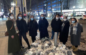 Cami derneklerinin gönüllü gençlerinden evsizlere kış yardım paketi