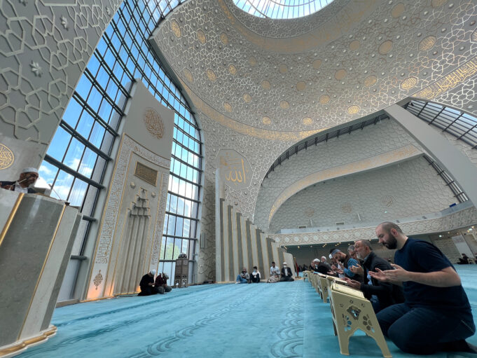 DİTİB’de cemaate mukabele hatmi tamamlama belgesi takdim edildi