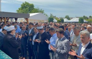 Gladbeck DİTİB Camii Onursal Başkanı Nadir Kahraman son yolculuğuna dualarla uğurladı