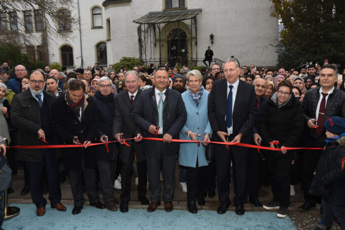 Bünde DİTİB Yeni Camii ve Kültür Merkezi ibadete açıldı