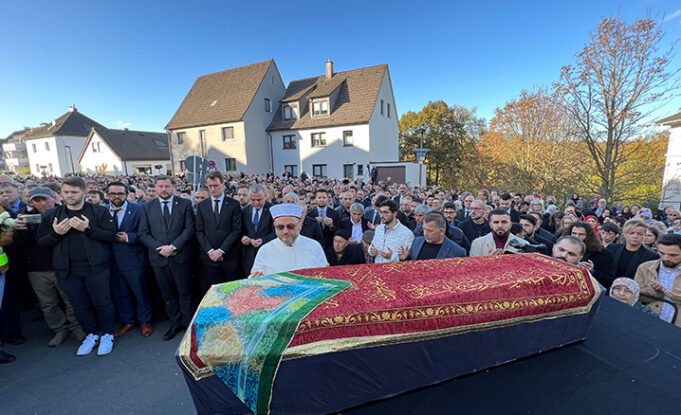 Mevlüde Anneye veda! Binler son yolculuğa böyle uğurladı