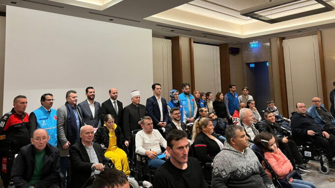 DİTİB’den Kuzey Makedonyalı engellilere akülü tekerlekli sandalye desteği