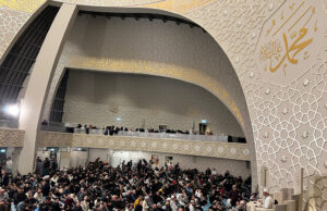 Köln DİTİB Merkez Camii’nde Kadir Gecesi dualarla idrak edildi
