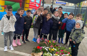 Beeck DİTİB Camii öğrencilerinden çiçek dikim etkinliği