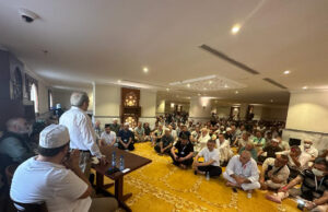 Almanya’dan kutsal topraklara giden hacı adaylarına irşat programı