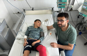 Bonn’da bir otomobil okula giden öğrenciye çarparak olay yerinden kaçtı