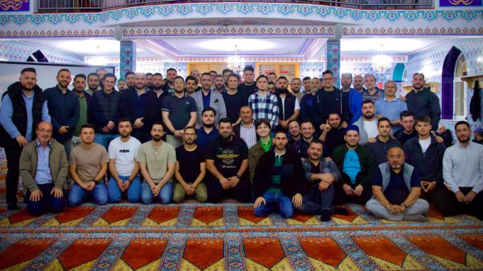 ‘Hac Eğitim’ seminerlerine gençlerden yoğun ilgi