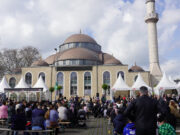 Duisburg’da çifte bayram sevinci