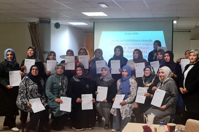 Almanya’da DİTİB kadın kollarına yönelik “Temel İlk Yardım” semineri
