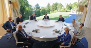 Macron G7’yi enerji krizi için topluyor: Stratejik petrol rezervleri masada 2026 G7 toplantısında liderler ve Avrupa Birliği temsilcileri