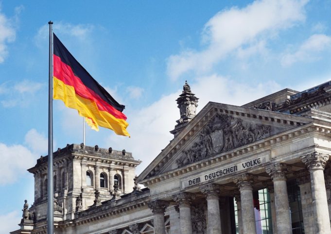 Almanya’da emeklilik reformu tartışması: ‘63 yaşında emeklilik’ için geçiş çözümü Berlin'deki Federal Meclis binası