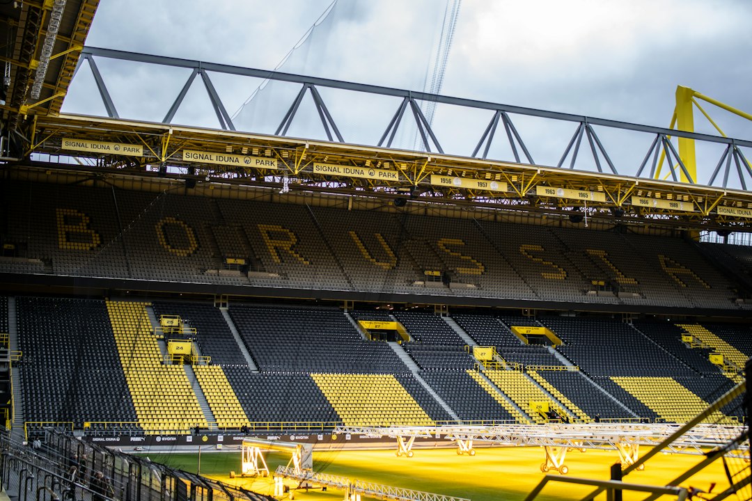 Borussia Dortmund'un Signal Iduna Park stadından temsili görsel