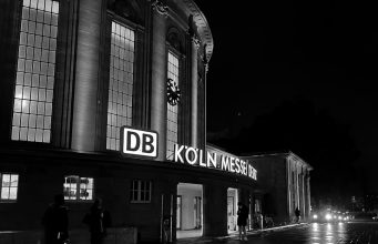 Köln’de 14 yıllık bekleyiş sona erdi: Opera ve Schauspielhaus yeniden açıldı Köln Oper ve Schauspielhaus binasının temsili görseli