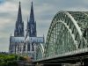 Köln’de binlerce kişi aşırı sağa karşı sokağa çıktı Köln şehir manzarası ve Ren Nehri