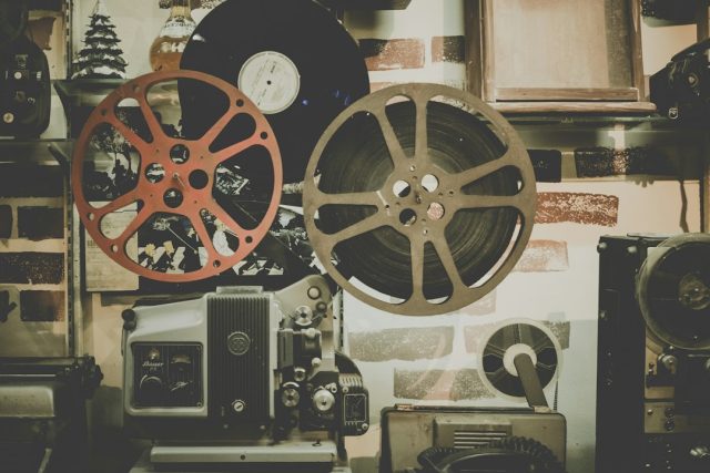 Fransız sineması ve film yapımı – temsili görsel Film çekimi için kullanılan sinema kamerası, temsili görsel
