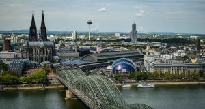 Köln Maratonu’nda rekor katılım: 40 bin 990 kişi yarışacak Köln şehir manzarası