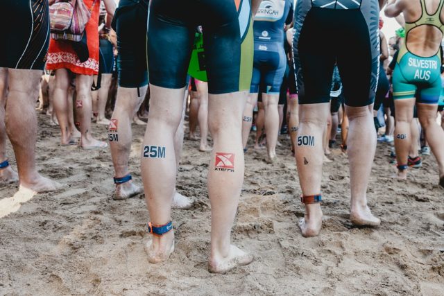Triatlon yarışı - temsili görsel Triatlon yarışından temsili spor fotoğrafı