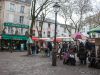 Paris’in 1615’ten kalma tarihi kapalı pazarı yangında ağır hasar gördü Marktstände in Paris; Symbolbild, nicht der Marché des Enfants Rouges.