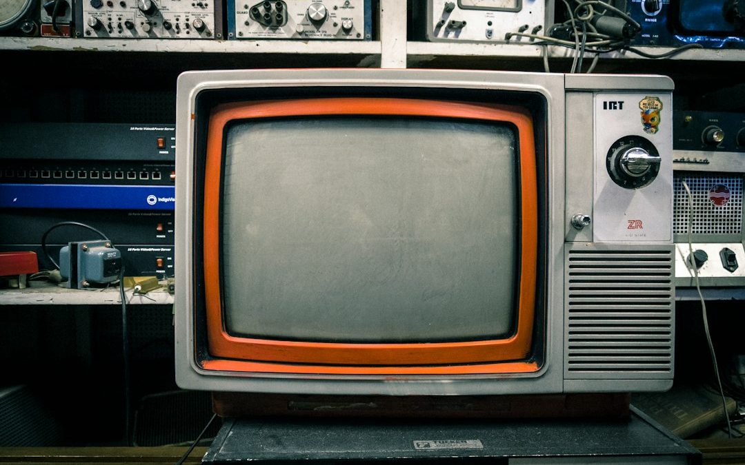 Eski tip tüplü televizyon, televizyon tarihini simgeleyen görsel