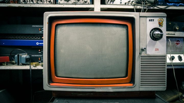 Eski tip tüplü televizyon, televizyon tarihini simgeleyen görsel